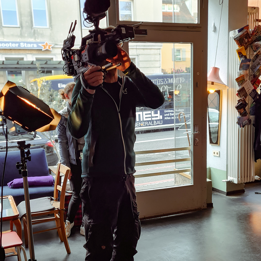 Dreharbeiten im Studentencafé Willis 